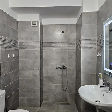 Apartment In Saranda Near The Beach * ساراندا