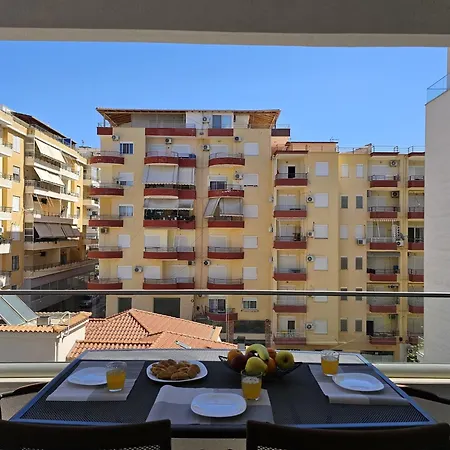 Apartment In Saranda Near The Beach شقة