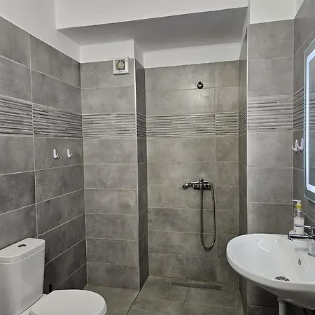 Apartment In Saranda Near The Beach *