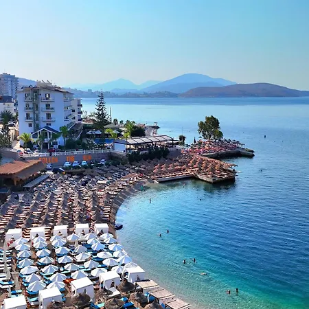 Apartment In Saranda Near The Beach شقة ساراندا